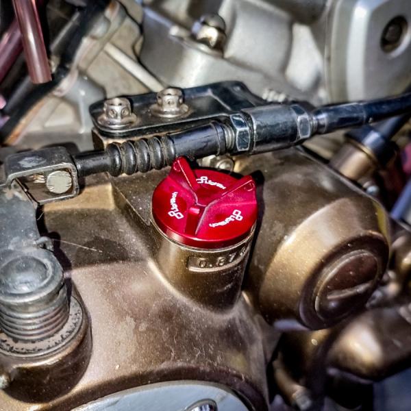 Tutup Oli atau Oil Cap Variasi Lightech Original CNC Ukuran M20x2.5 OIL011 Original